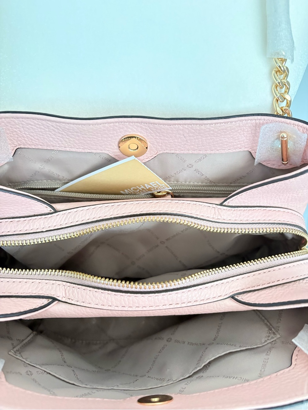Michael Kors Pink Pebble Leather Shoulder Bag with Gold Chain Straps - Picture 4 of 7